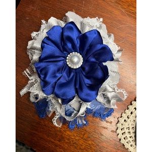 Scrappy flower pin